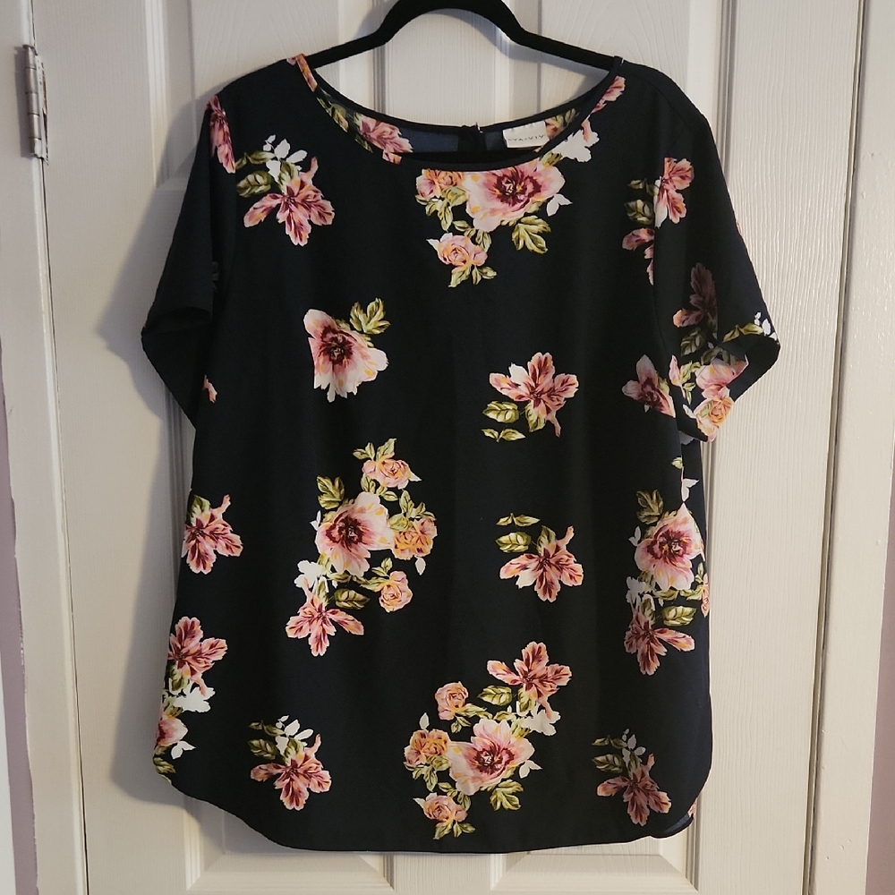 Ava & Viv Navy and Pink Short Sleeve Boxy Blouse